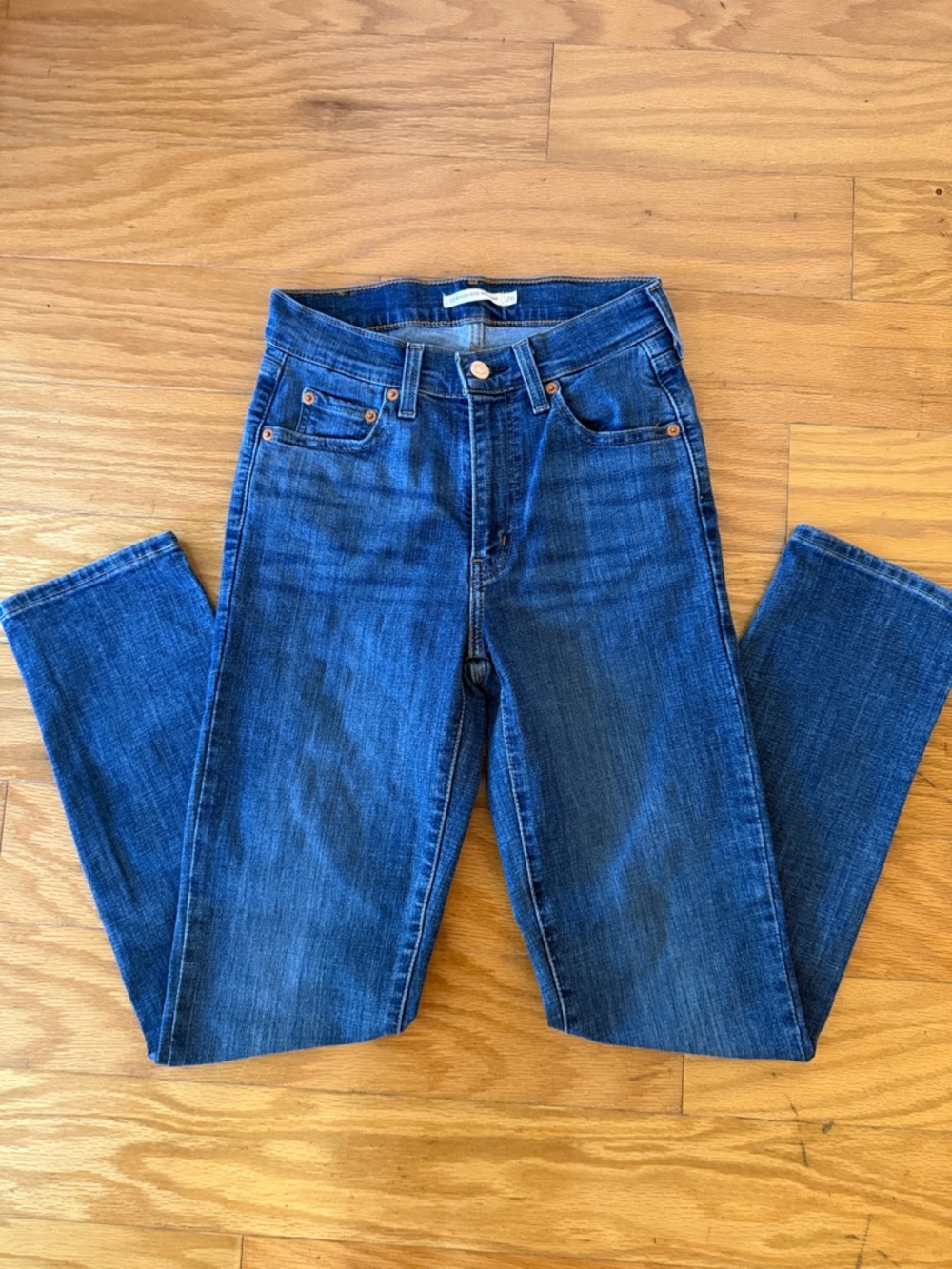 Levi’s 724 high rise straight jeans - size 26 - like new!